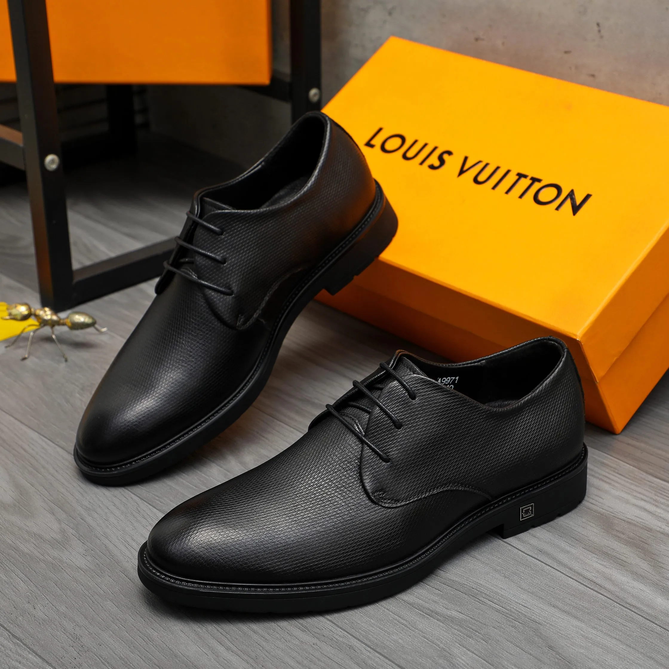 Men's shoes 💰p442 Product trademark: LV (Louis Vuitton) business lace-up leather shoes Regular size: 38-46 (45.46 custom-made, non-returnable) Product materials: Selected vertical grain cowhide upper, cowhide lining, rubber outsole